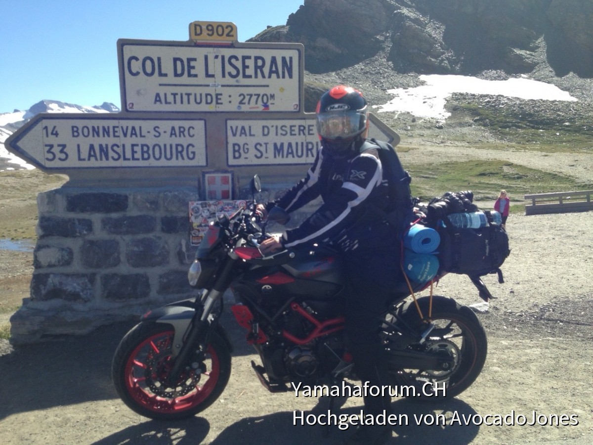 MT 07 Moto Cage auf dem Col de L'Iseran